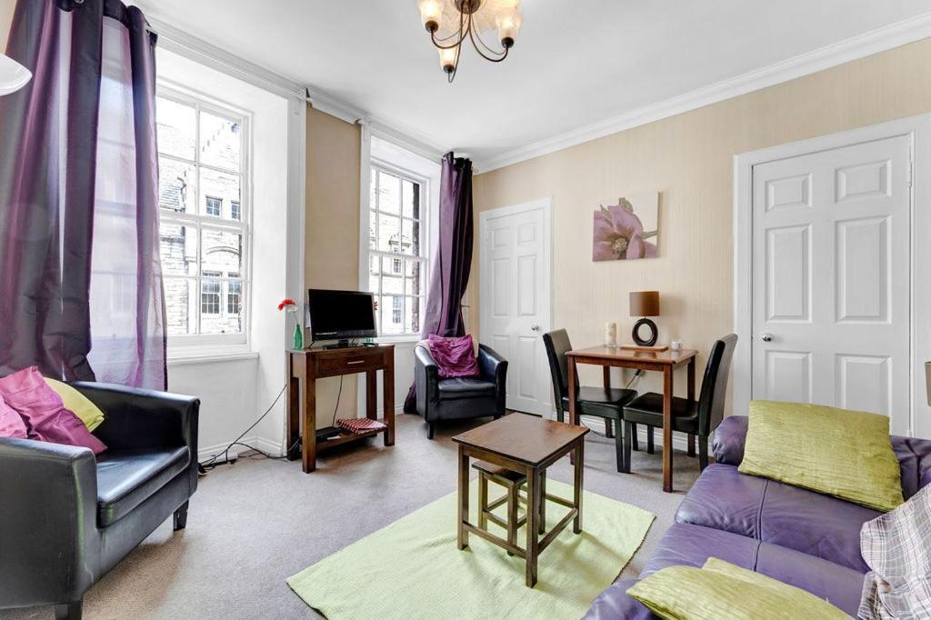 St Marys Street Apartment เอดินบะระ ภายนอก รูปภาพ