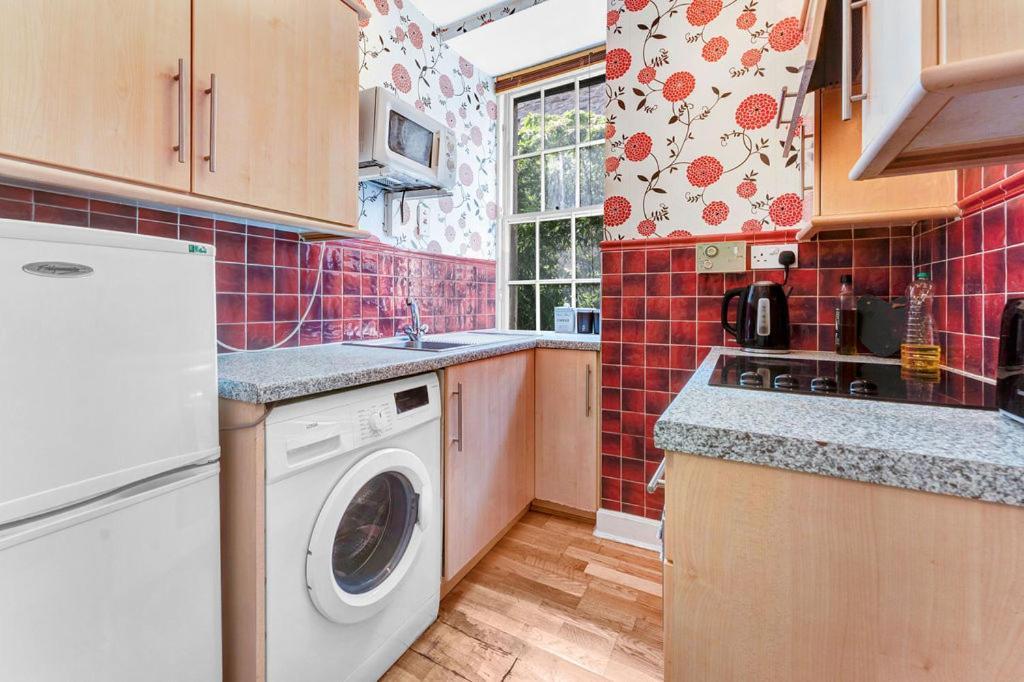 St Marys Street Apartment เอดินบะระ ภายนอก รูปภาพ